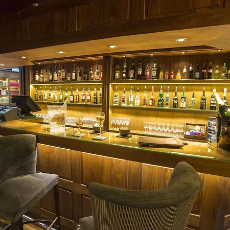 最佳西方plus戛纳海滨水疗酒店 4*