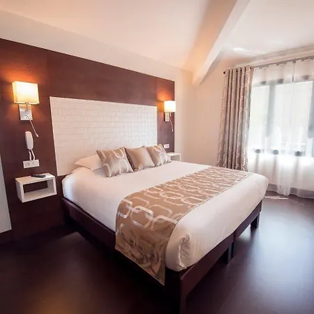 מלון Western Riviera 4*